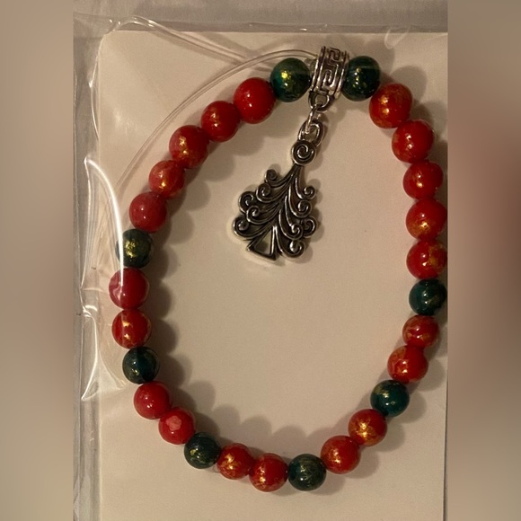 NEW Jade Christmas bracelet with tree charm - Picture 3 of 3